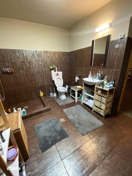 Casă cu 4 camere cu Teren 105 Mp în Cocorăștii Colț