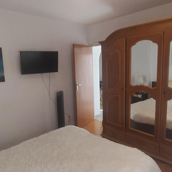 Apartament cu 3 camere decomandat în Tineretului
