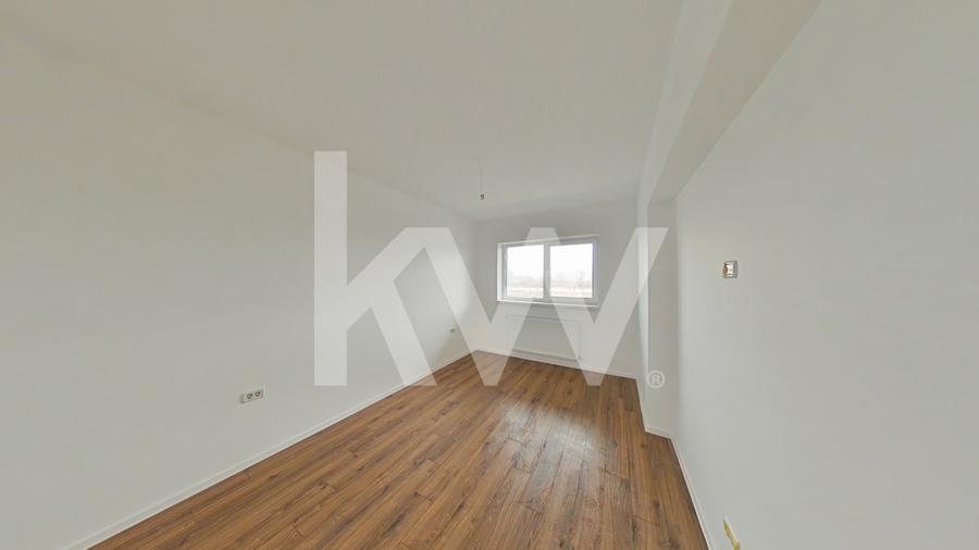 Apartament cu 3 camere decomandat în Tractorul
