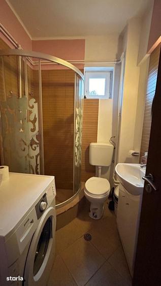 Casă cu 9 camere cu Teren 350 Mp în Sânmartin