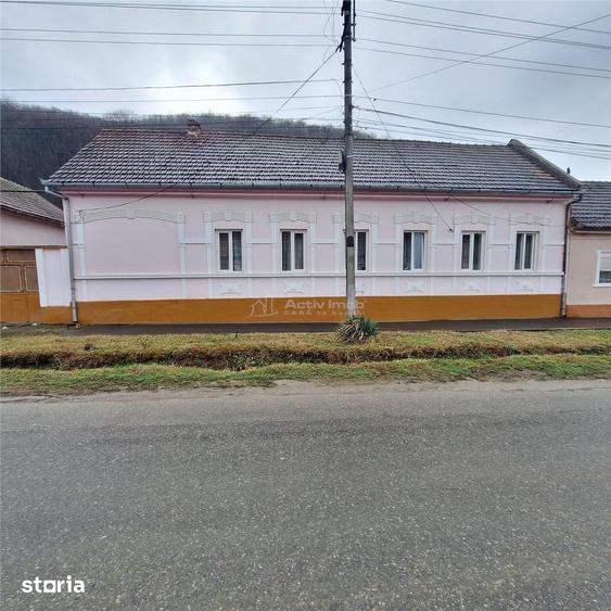 Casă cu 4 camere cu Teren 1000 Mp în Central