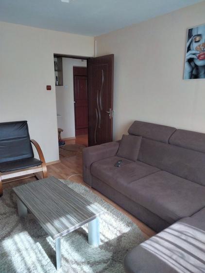 Garsonieră decomandată în Roșia
