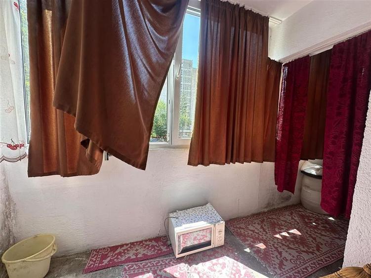 Apartament cu 3 camere decomandat în Dacia