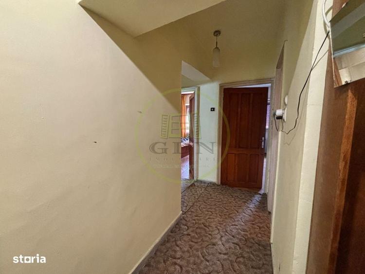 Apartament cu 3 camere decomandat în Calea București