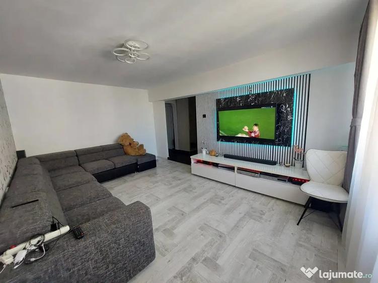 Apartament cu 3 camere decomandat în Theodor Pallady