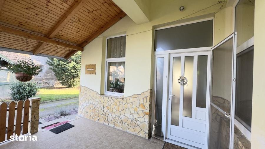 Casă cu 4 camere cu Teren 2974 Mp în Central
