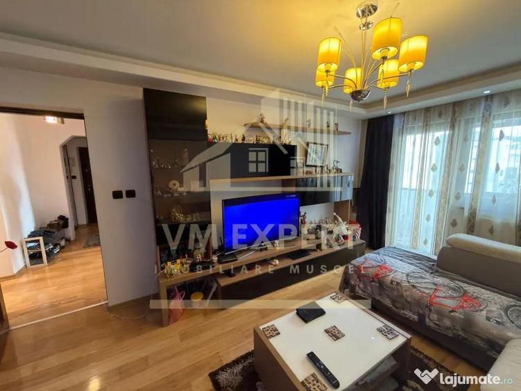 Apartament cu 3 camere decomandat în Sud
