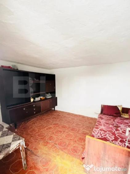 Casă cu 3 camere cu Teren 1948 Mp în Central