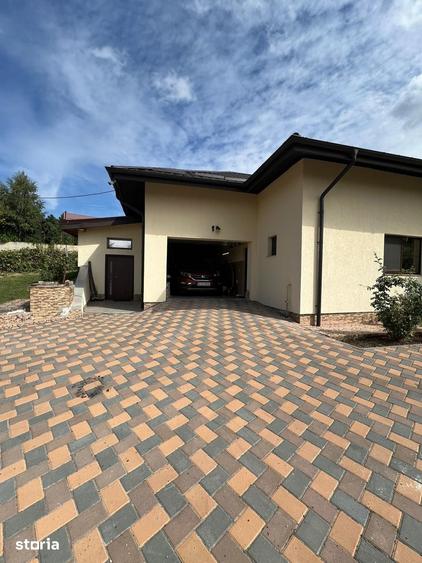 Casă cu 6 camere cu Teren 2000 Mp în Bârnova