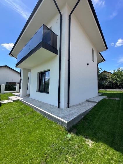 Casă individuală cu 5 camere cu Canalizare în Valea Adâncă