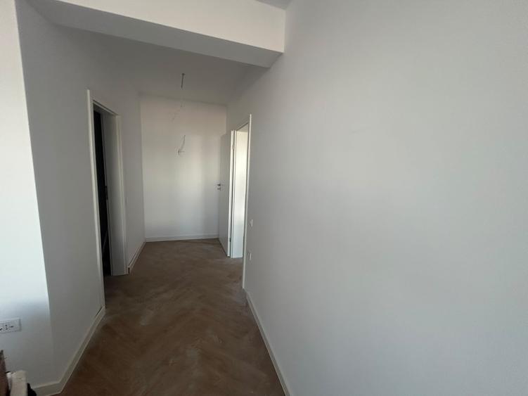 Apartament cu 3 camere decomandat în Berceni