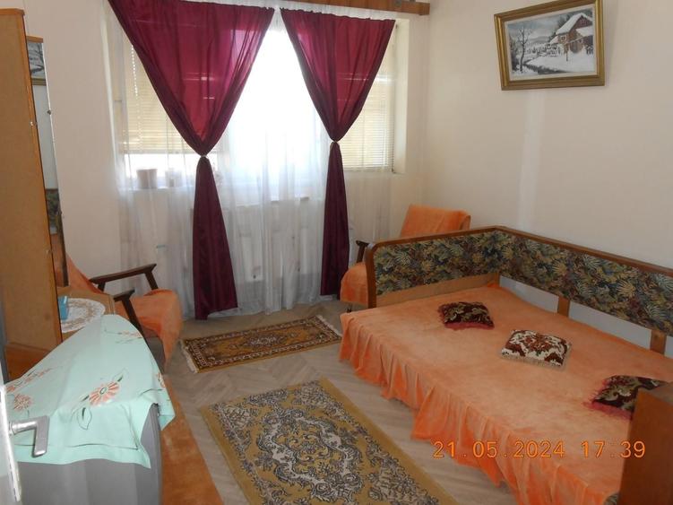 Apartament cu 3 camere decomandat în Calea Galați