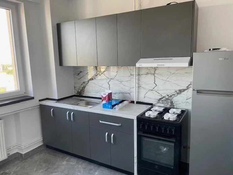 Apartament cu 3 camere decomandat în P-ța Unirii