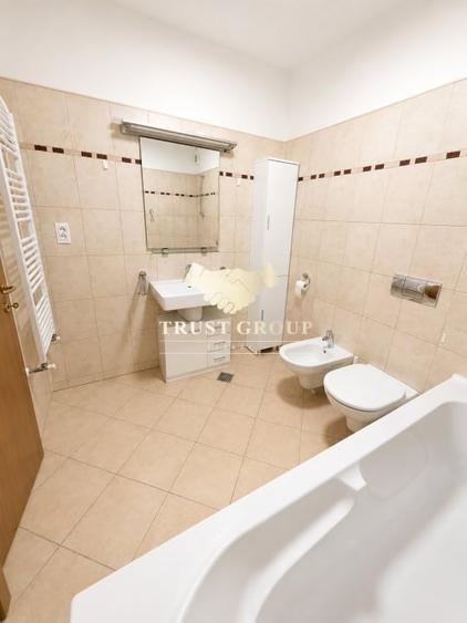 Apartament cu 3 camere decomandat, mobilat în Dacia