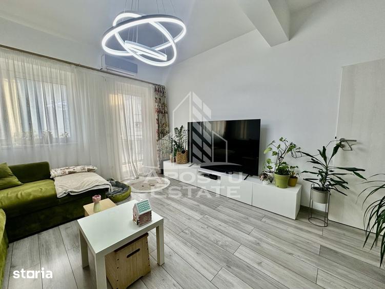 Apartament cu 3 camere decomandat în Girocului