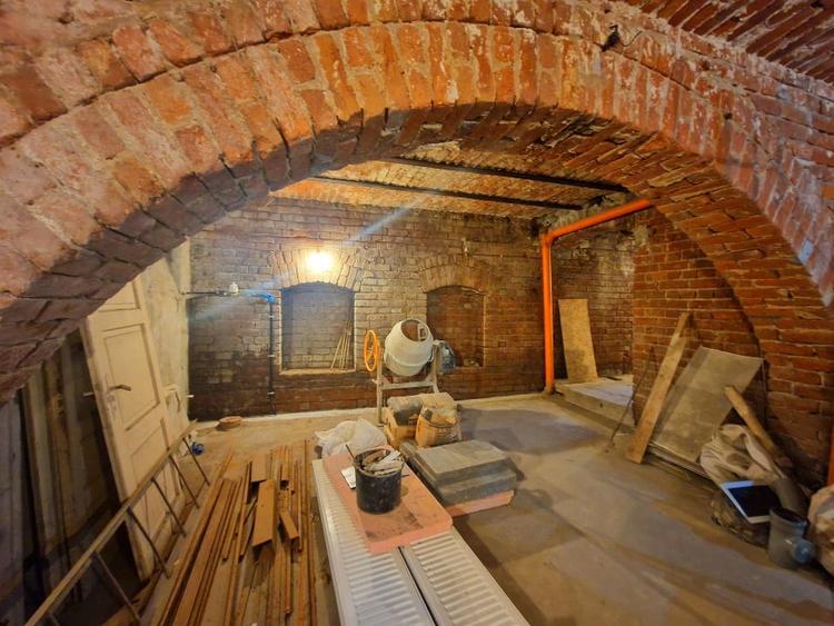 Apartament cu 6 camere decomandat în Unirii