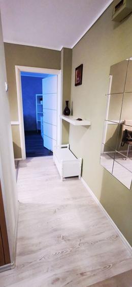 Apartament cu 2 camere decomandat în Tractorul