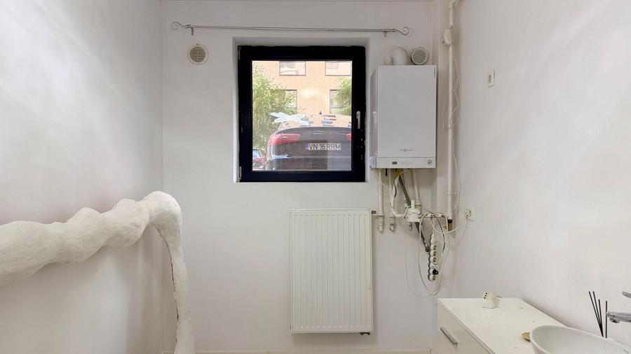 Apartament cu 3 camere decomandat în Lujerului