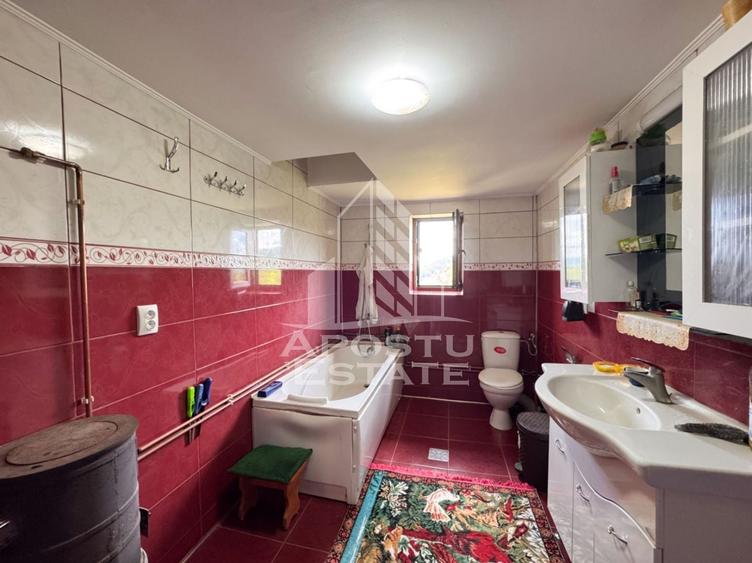 Casă individuală cu 4 camere cu Canalizare în Reț