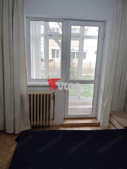 Apartament cu 3 camere semidecomandat în Spitalul Județean