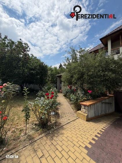 Casă cu 6 camere cu Teren 520 Mp în Văcăresti