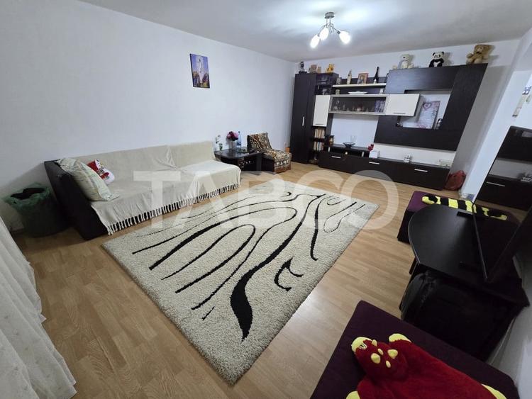 Apartament cu 2 camere decomandat, mobilat în Central