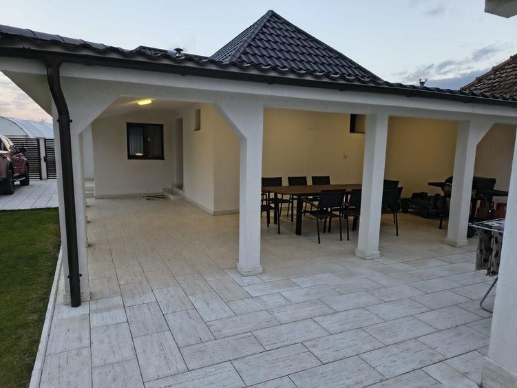 Casă cu 3 camere cu Teren 1800 Mp în Cărănzel