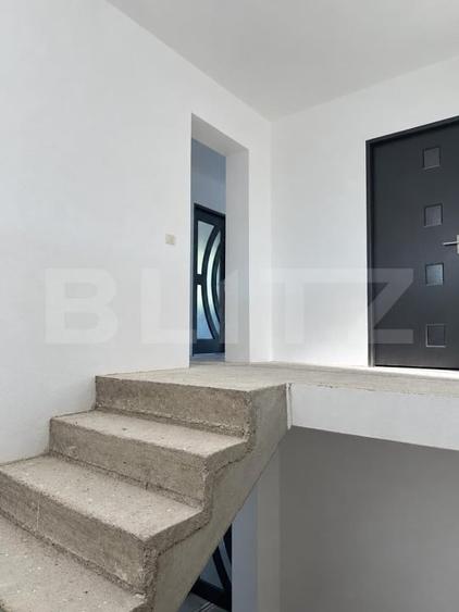 Casă individuală cu 8 camere cu Garaj în Cocu