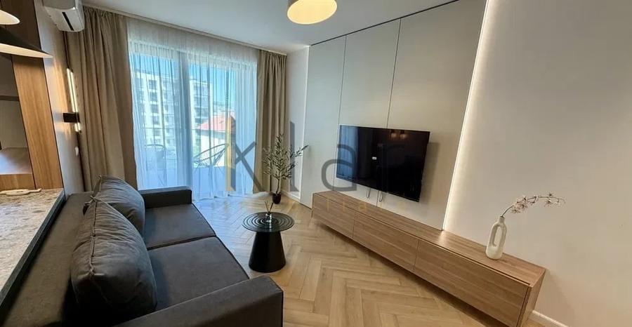 Apartament cu 2 camere semidecomandat, mobilat în Mărăști