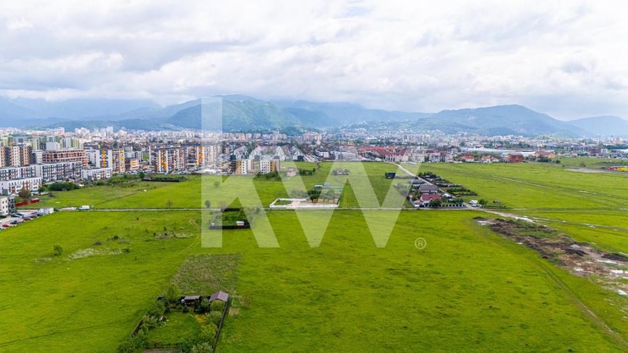 Teren Construcții intravilan de 740 mp, în Tractorul