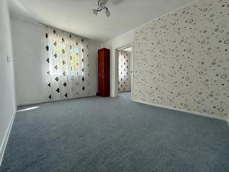 Apartament cu 3 camere semidecomandat în Central