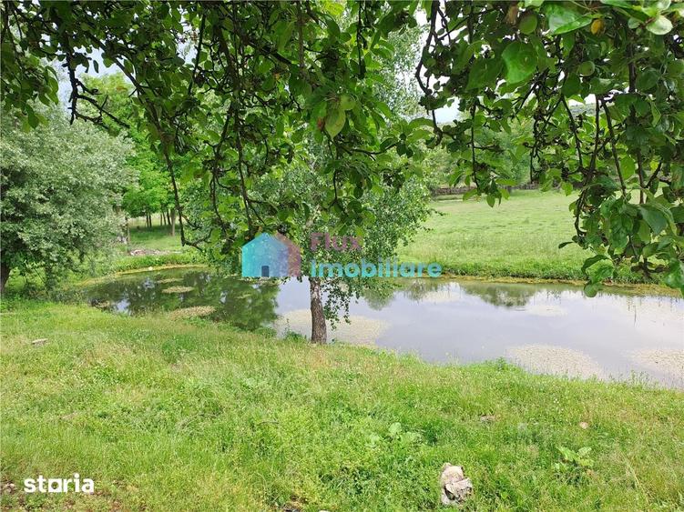Casă cu 2 camere cu Teren 3743 Mp în Mălini