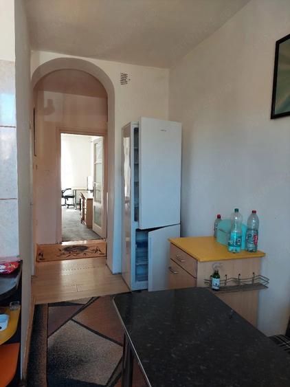 Apartament cu 3 camere semidecomandat în Central
