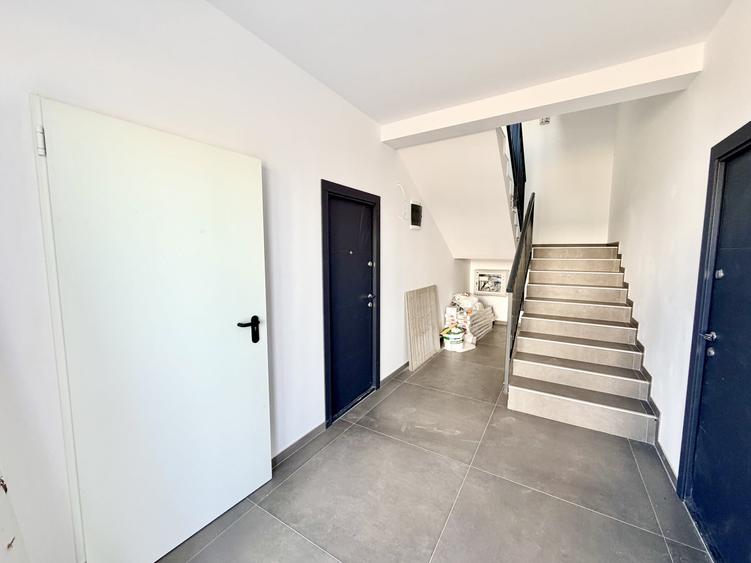 Apartament cu 2 camere semidecomandat în Moșnița Nouă