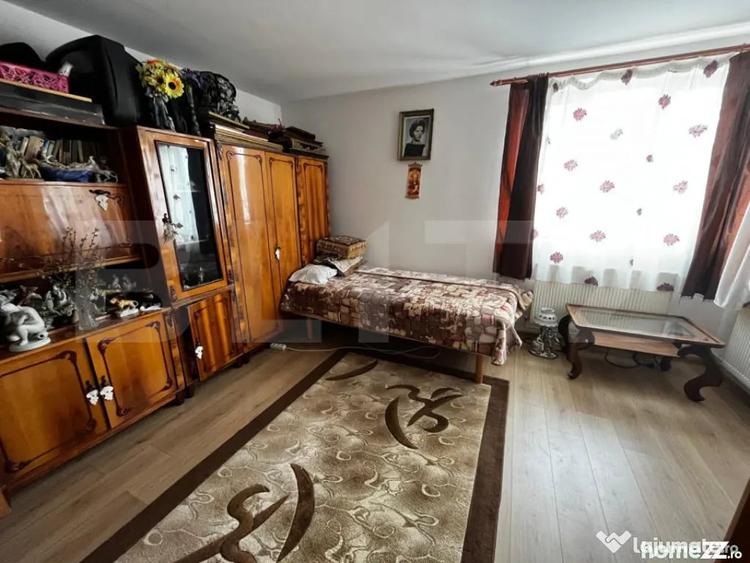 Casă cu 5 camere cu Teren 980 Mp în Someșeni