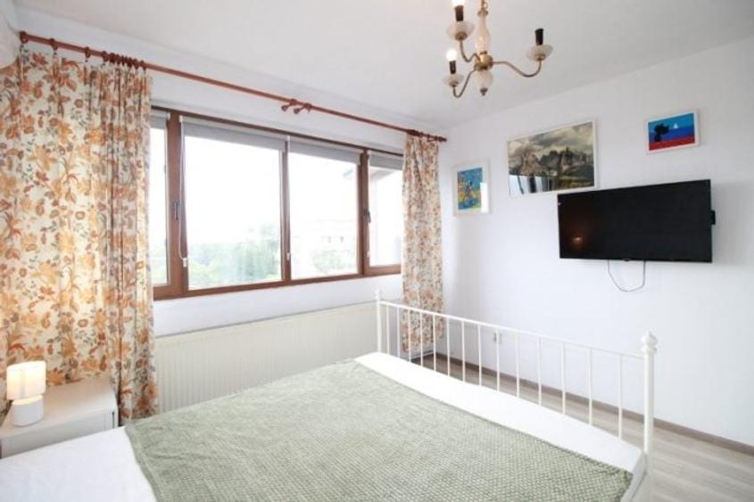 Apartament cu 2 camere decomandat, mobilat în Eroii Revoluției