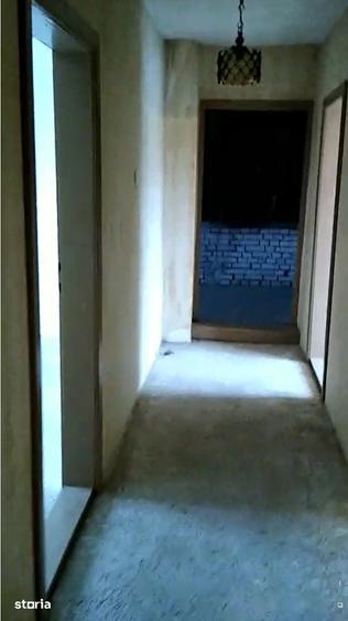 Casă cu 6 camere cu Teren 844 Mp în Central