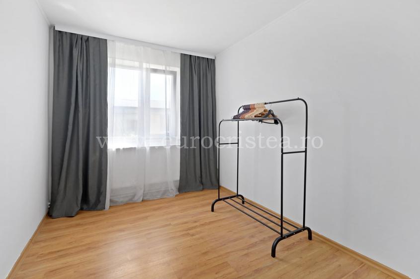 Apartament cu 3 camere semidecomandat, mobilat în Central