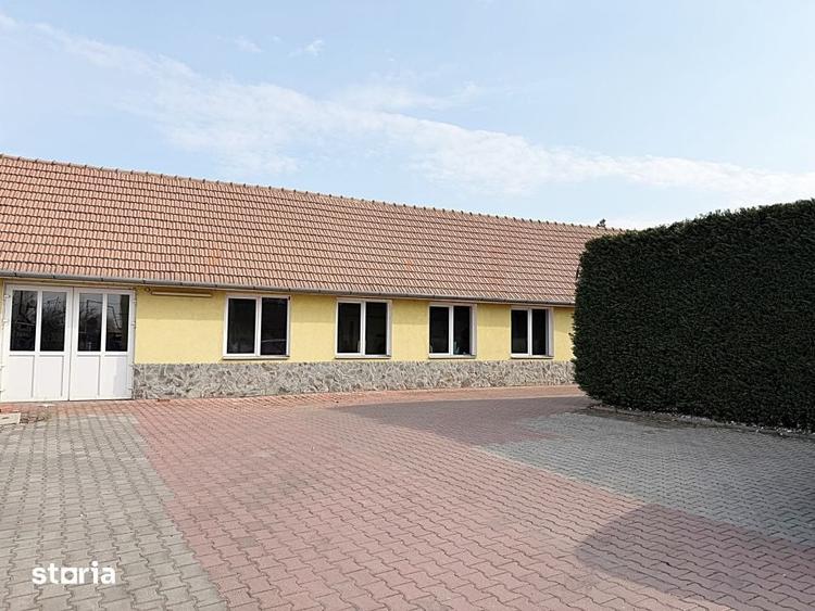 Spațiu comercial, de 220 mp, în Biharia