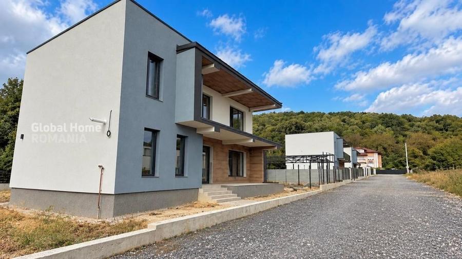 Casă cu 4 camere cu Teren 400 Mp în Central