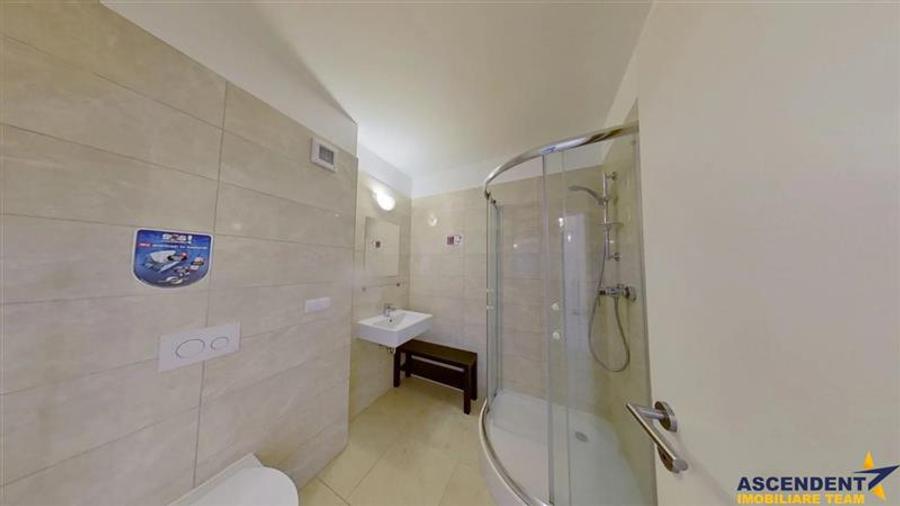 Apartament cu 2 camere decomandat, mobilat în Tractorul
