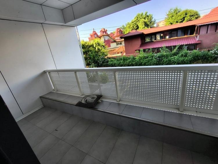 Apartament cu 2 camere decomandat, mobilat în Băneasa