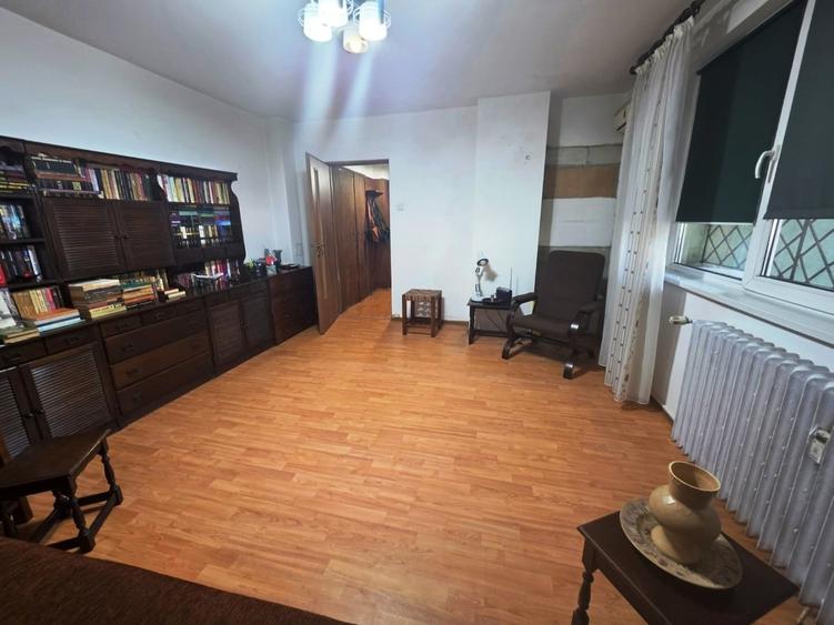 Garsonieră decomandată în Colentina