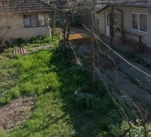 Casă cu Teren 1401 Mp în Amara
