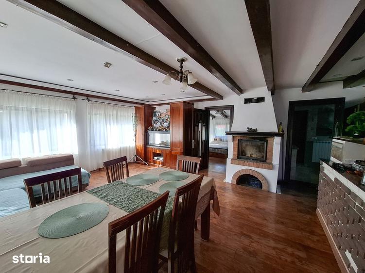 Casă cu 10 camere cu Teren 1850 Mp în Sucevița