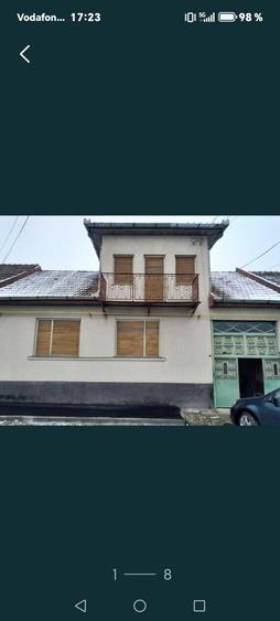 Casă cu 4 camere în Central