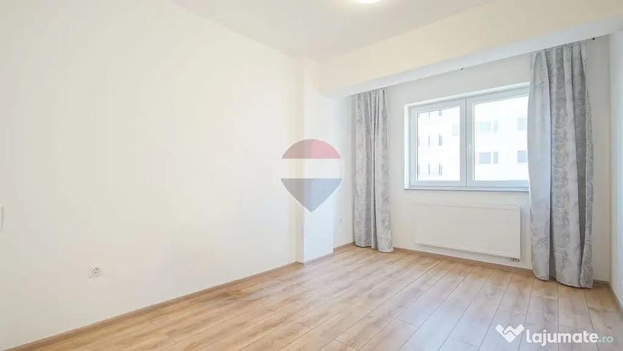 Apartament cu 3 camere decomandat în Tractorul