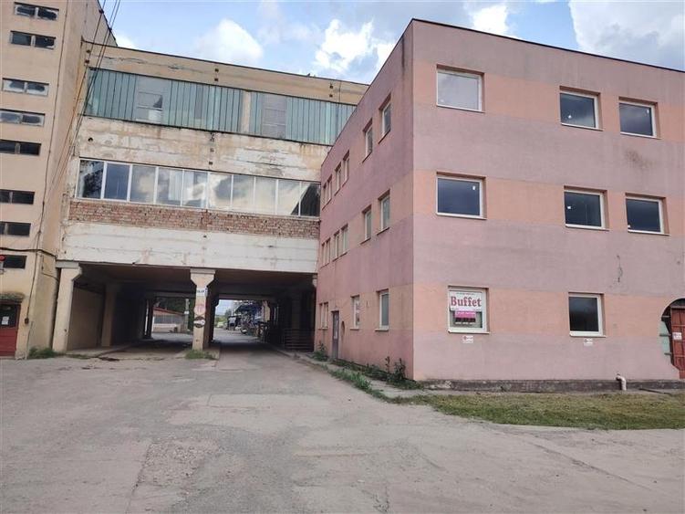 Spațiu industrial, de 800 mp, în Vest