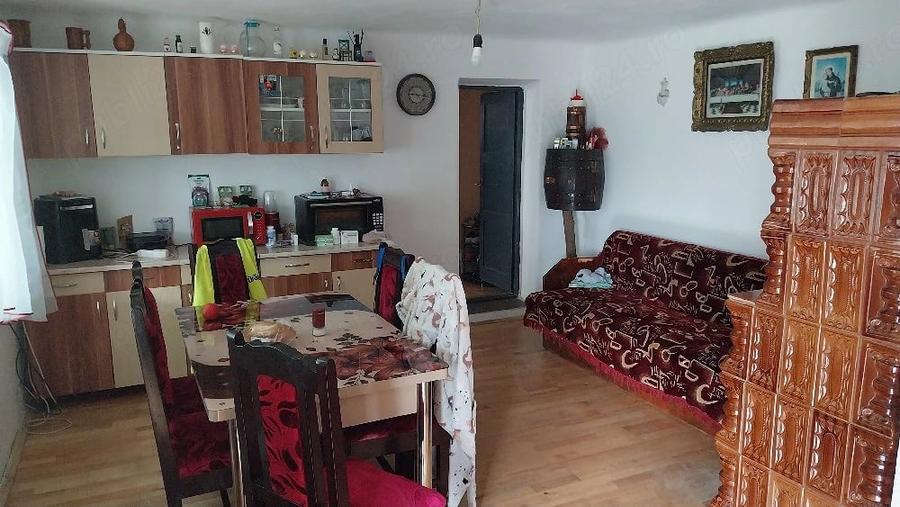 Casă cu 3 camere cu Teren 2200 Mp în Potău