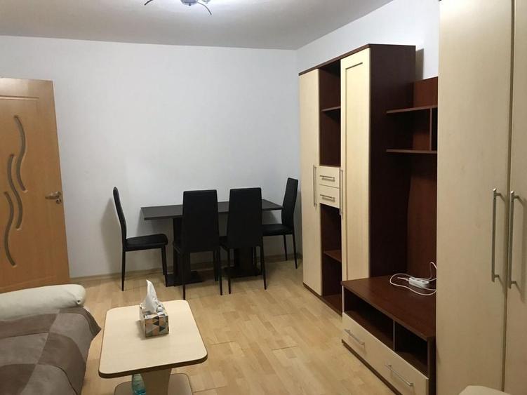 Apartament cu 2 camere decomandat în Tei
